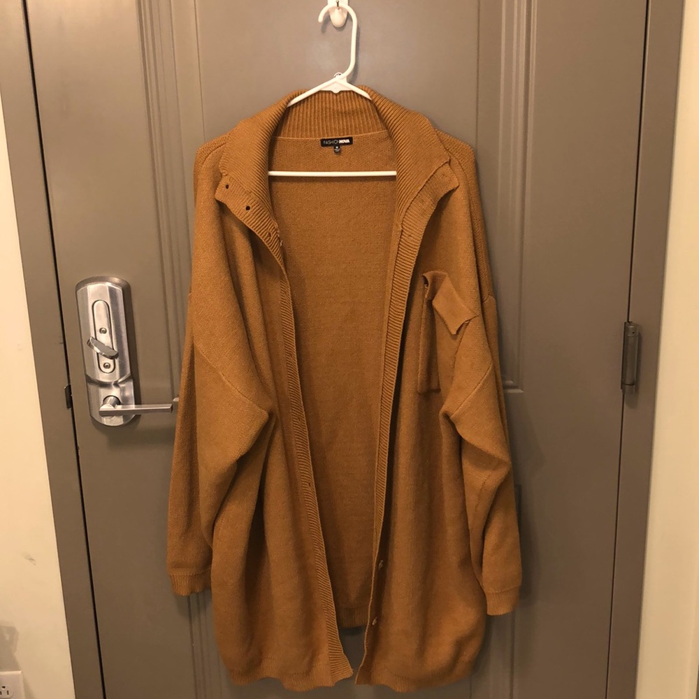 SALE✨Fashion Nova Cardigan with buttons ✨